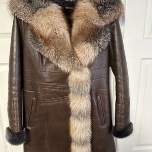 Very unique high-quality LEATHER winter jacket with real fox fur, will fit 4-6 s